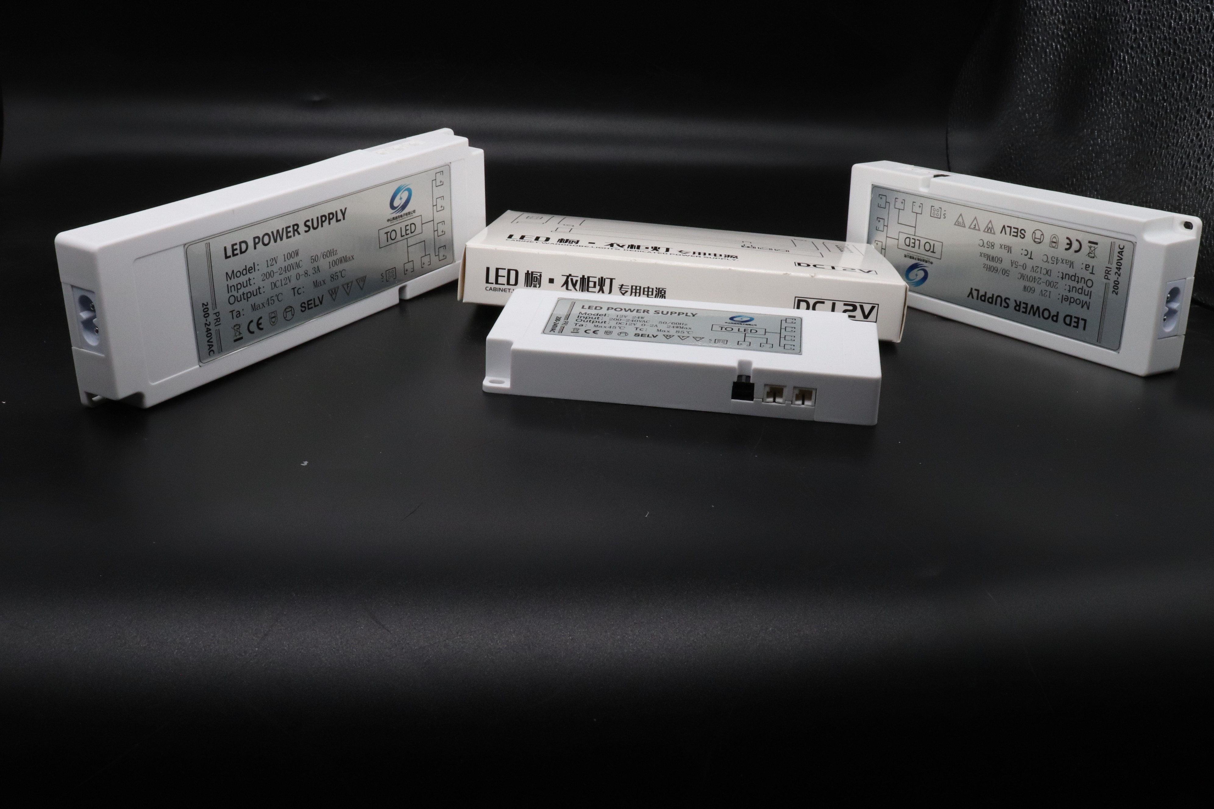 Пластиковый трансформатор снабжения жилищем AC240V 1.5A Dimmable для светов СИД