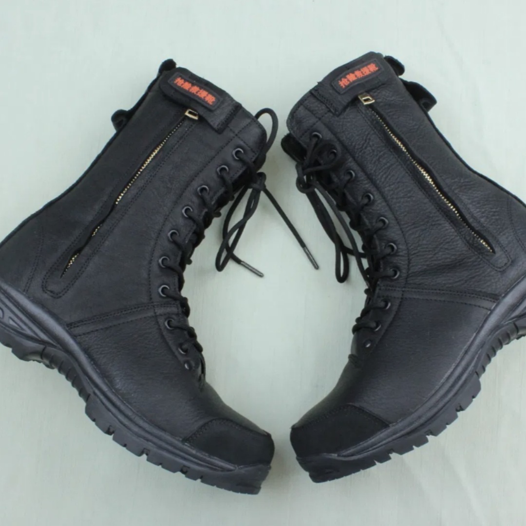Safety boots