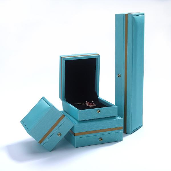 Logo personnalisé Boîte de bijoux en cuir PU pour bague de mariage Collier Bracelet de Hanhong