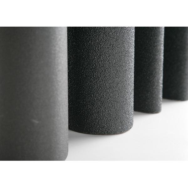 ROULEAU JUMBO EN TISSU POLYESTER DE POIDS Z AU CARBURE DE SILICIUM – MATIÈRE PREMIÈRE POUR LA CONVERSION DE BANDES ABRASIVES LARGES