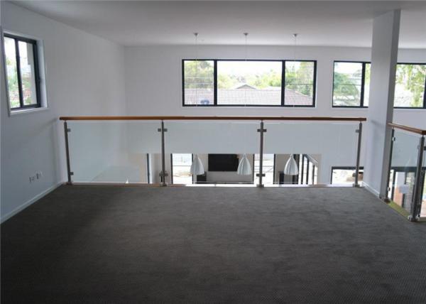 Frameless Stainless Steel Glass Railing Handrail Modern Style With Wood Hand Rail