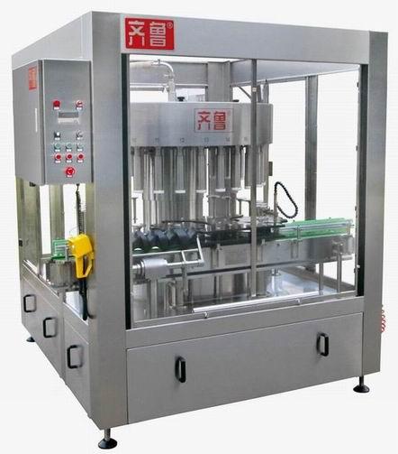 Vacuum filling machine