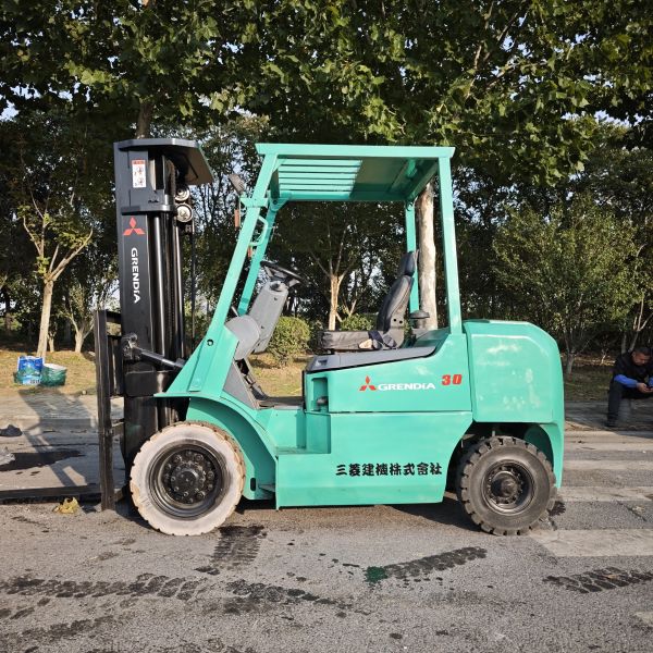 Used Mitsubishi 3-Ton Diesel Forklift with Premium Japanese Engineering