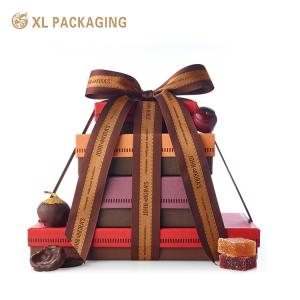 リボン付きのホリデーギフトと企業用ギフトバスケット用カスタマイズされた印刷金箔押しチョコレートギフトボックス