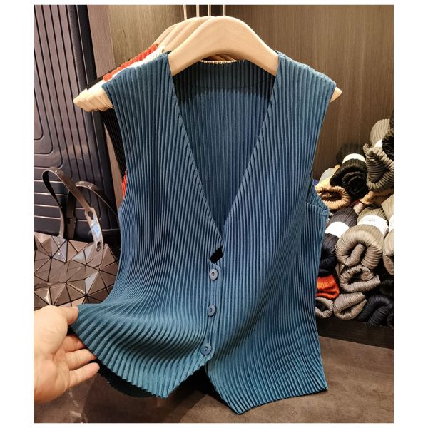 Women's Casual Waistoutwear Short Jacket Spring Summer New Thick Toothpick Pleated Sleeveless Vest with Button Pure Color
