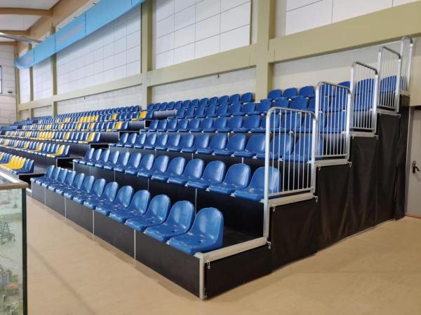 Sièges rétractables de couleurs personnalisées pour stade de football, chaise de court de padel, gradins VIP pliables pour stade intérieur ou extérieur