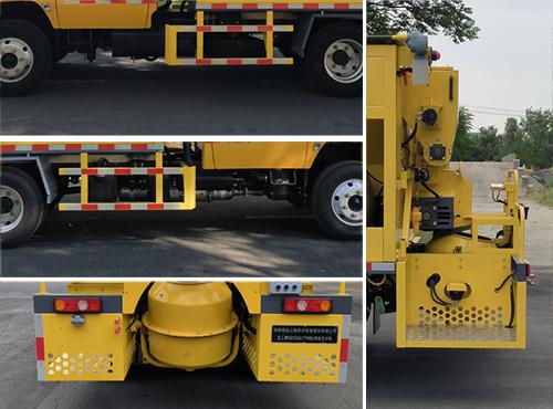 Professional Highway Maintenance Truck With Dedicated Device And Side Protection