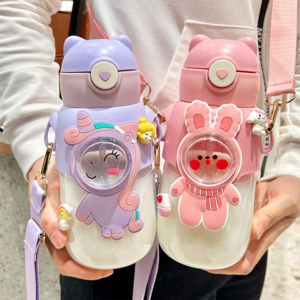 Cute Cartoon Design 680ml Kids Water Bottle with Strap and Straw Sustainable Material