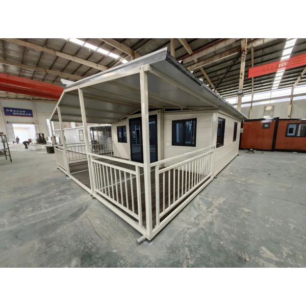 Quick Installation Double-Wing Insulated Expandable Container House with Galvanized Steel Frame for Construction Sites