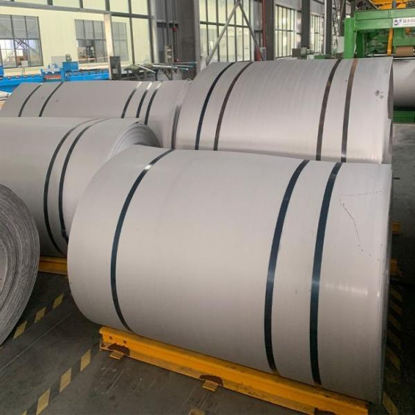 Superficie de acero inoxidable laminada en caliente del borde 8K de la raja de la bobina del estándar del EN