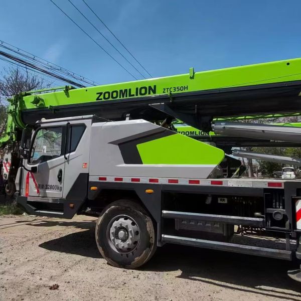 2021 Used Zoomlion Truck Crane ZTC252E 25 Ton Lifting Capacity Used Engineering Construction