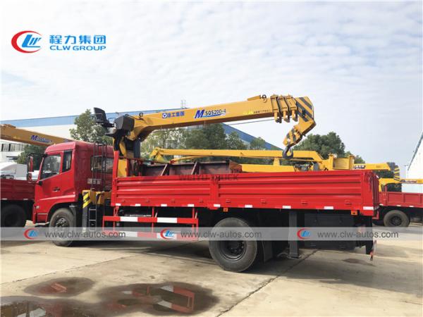 O caminhão de Dongfeng 190HP montou XCMG 8 toneladas de guindaste reto do crescimento