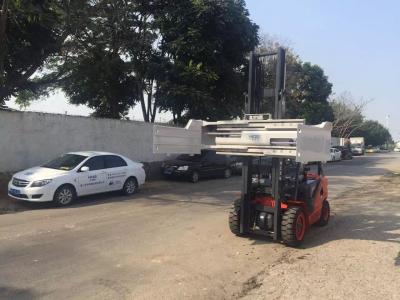 4.0-6.5 Tons Heavy Duty Bale Clamp Attachment High Efficiency And Economy