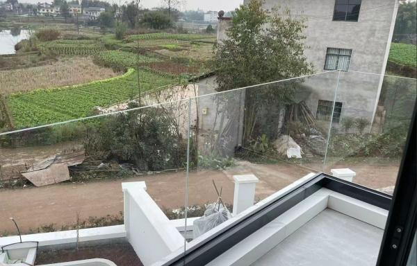 Versatile Aluminum U Channel Glass Railing Indoor Aluminum Glass Balustrade