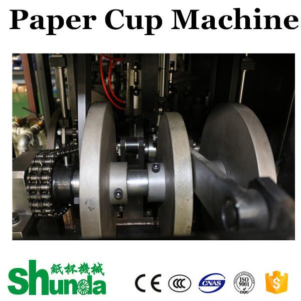 Copo de papel de alta velocidade que faz a ondinha da maquinaria a máquina Sleeving dobro do copo de papel da parede
