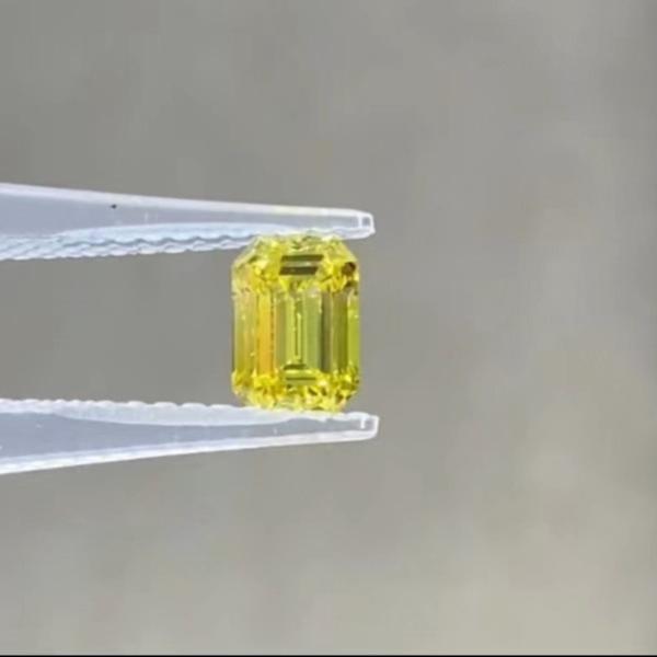 HPHT 1ct Lab Created Yellow Diamonds Emerald Cut VVS Clarity IGI Certified