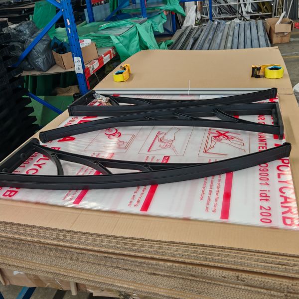Aluminium Profile Connecting Parts Polycarbonate Window Awning Manual Operation 2.5mm Solid Sheet or 5.0mm Hollow Sheet Durable Weather Resistant