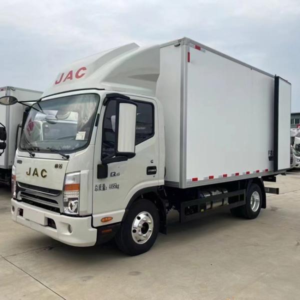 Vente à chaud Nouveau modèle JAC 4x2 6Tons réfrigérateur camion congélateur boîte à basse température