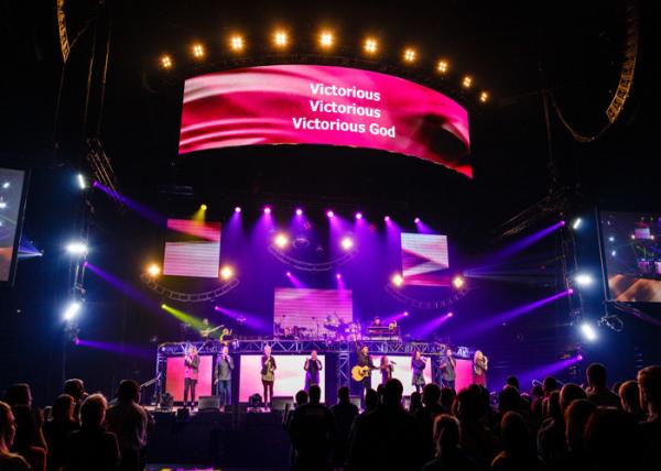 Slim P4 P5 SMD Church LED Screen Indoor Full Color LED Display Module