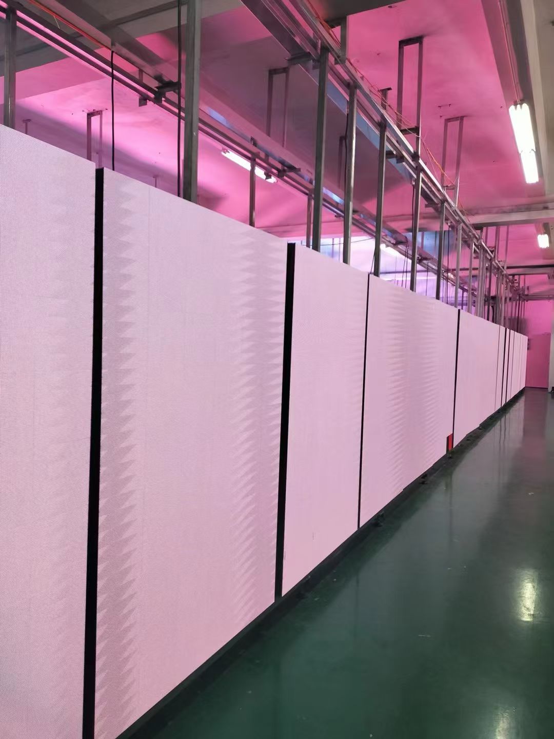 Commercial LED Display with P1.86 / P2 / P2.5 / P3 / P4 Pixel Pitch, Front and Rear Maintenance, and 3840Hz Refresh Rate for City Advertising
