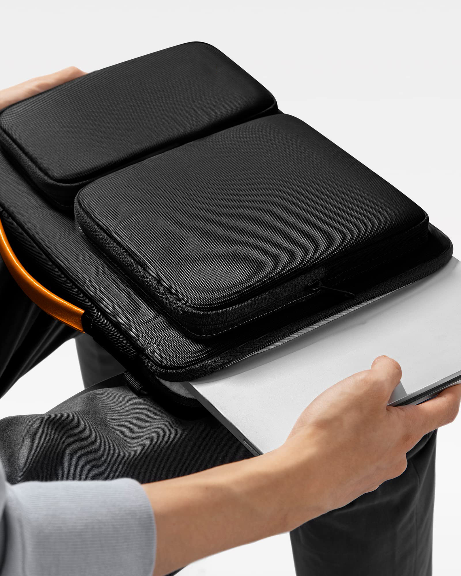 Laudtec 360 Protective Laptop Shoulder Bag for MacBook Air M4/A3240, M3/A3113, M2/A2681 Water-Resistant Accessory Case Wholesale OEM/ODM/Private Label