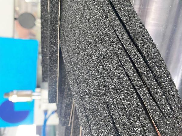 Flame Inhibiting CR / EPDM Cellular Material flame resistant foam Ultimate Fire Retardant Solution For Automotive Industry