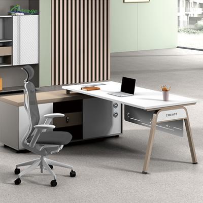 4 Compartments Space Office Workstation of Open Adjustable Shelves Designed for Open Spaces