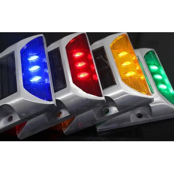 Солнечная панель Алюминиевая дорожная подставка Светлые кошачьи глаза отражающая дорожная дорожка 103MM