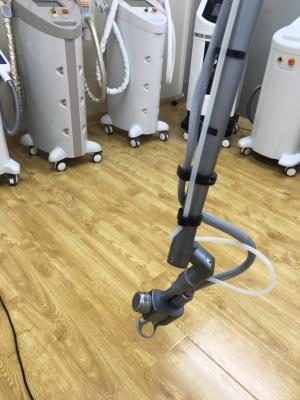 A máquina fracionária do laser do CO2 facial para remove a acne cirúrgica dos Keratoses actínicos das cicatrizes