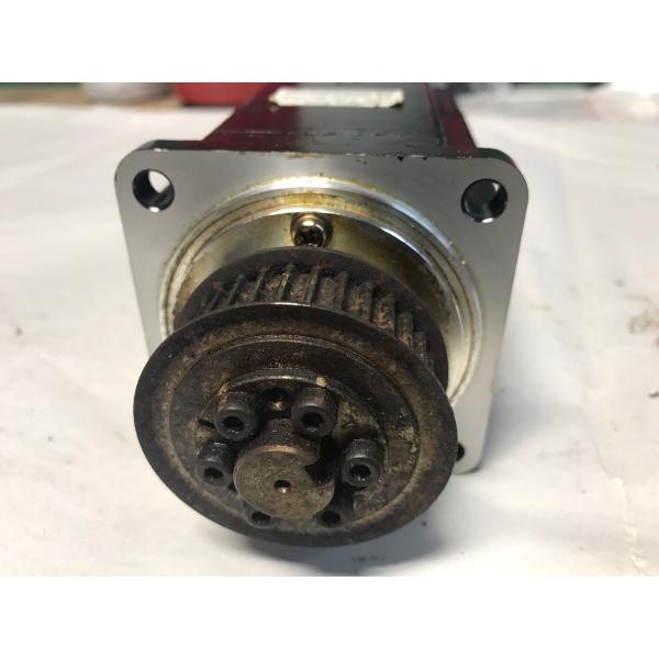 Yaskawa InsB AC Servo motor 750Watt 200V 4.4A 3000rpm 2.39N.m SGM-08AWFJ73