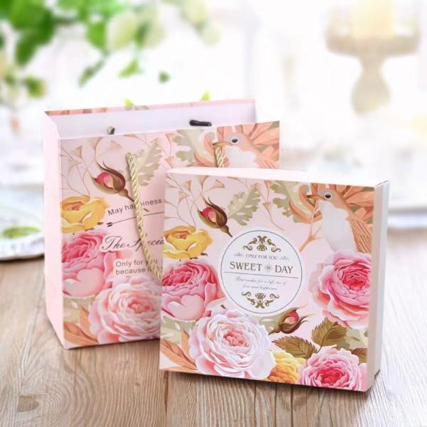 230GSM Scrunchie Recycle Ivory Paper Gift Box Foldable 18*17*7.3 Gift Box