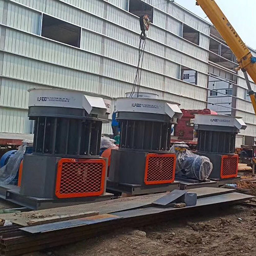 Индонезия Большая деревянная гранулка 3 т / ч 200 кВт деревянная пиломашина