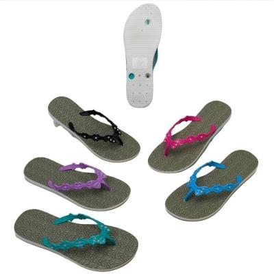 PVC Women Wood Grain Texture Sole Thongs With Wavy Rhinestone Strap And Ribbed Outsole