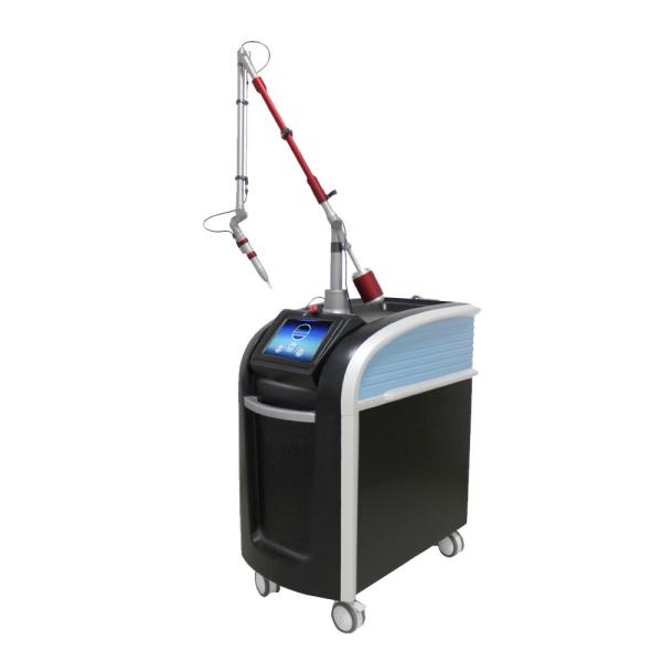 A máquina Q da remoção da tatuagem do laser do ND Yag do braço do guia comutou 1064nm 755nm 532nm