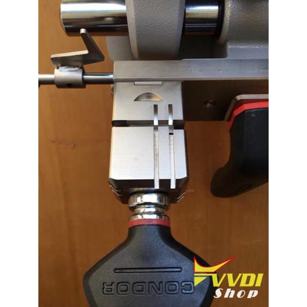 Xhorse Condor XC-009 XC009 Ключевая дублирующая режущая машина с батареей для односторонних и двусторонних ключей