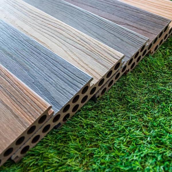 Anti Pressure Hollow Composite Deck Board Outdoor Backyard  Waterproof Interlocking
