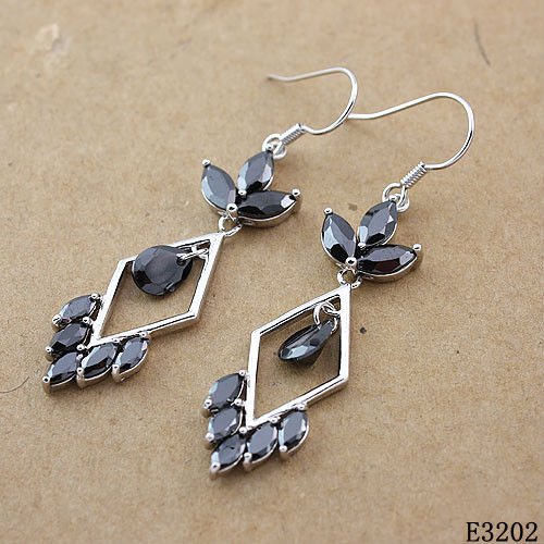 Red  Rhinestone Main Stone Jewelry Dangling Earrings For Women Gift 10g