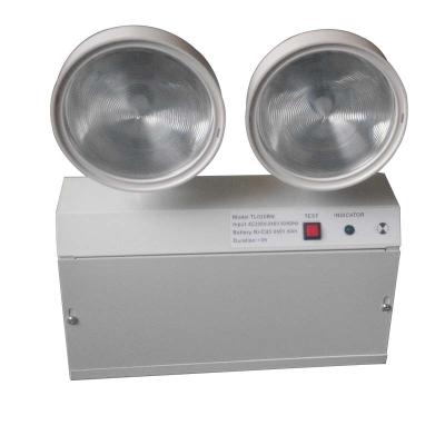 lumières jumelles de secours de la tache LED de batterie du Ni-Cd 2W rechargeables avec l'enveloppe en acier
