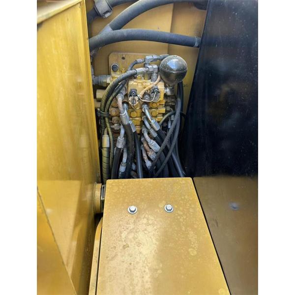 Japan Made Active Used Cat 305.5 Mini Excavator in with Original Hydraulic Valve