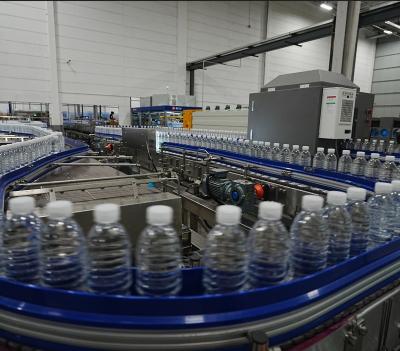 Linear Bottle Conveyor For 42,000 BPH Bottled Water Production Line High Capacity