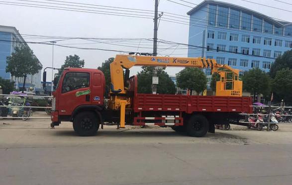 90 Km/H Max Speed Dongfeng Used Truck Mounted Crane 3-20 Tons Loading Capacity