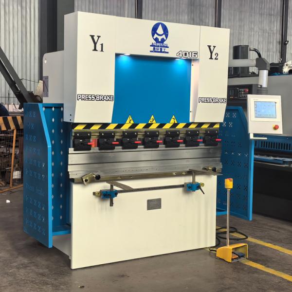 Freio de pressão hidráulica 2000mm Mesa de trabalho Servo Press Brake CNC Curvatura de chapa de metal