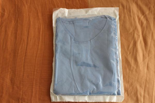 4 Ties Disposable Surgical Gown Breathable Knitted Cuff Environmentally Friendly