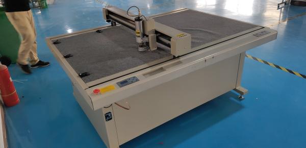 Kraft Material Second Hand Flatbed Garment Cutting Machine Template PVC Cutter 1500*900mm Cutting Area