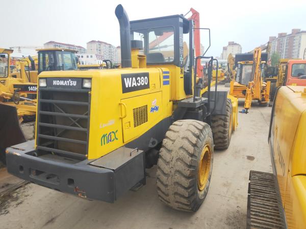                  Original Japan Manufactured Secondhand Komatsu 16ton Wa380-3 Wheel Loader in Good Condition for Sale, Used Komatsu Front Wheel Loader Wa380-6 on Promotion.             