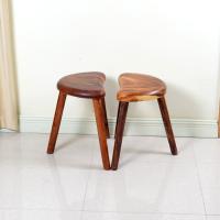 Laca de alta qualidade de Crescent Walnut Wood Stool With do estilo europeu do vintage