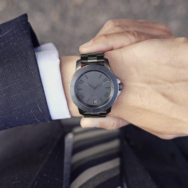 Luxury Minimalist Waterproof Watch , Black Mens Bracelet Watch Logo Customized