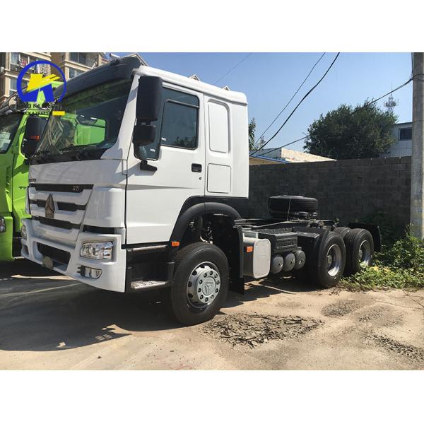 6X4 Drive Wheel Sinotruk HOWO 336HP 371HP Tractor Truck with Customization Option