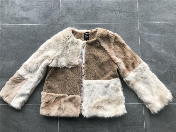 Beige Short Ladies Faux Fur Coats , Faux Fur Tan Teddy Fur Combo Coat