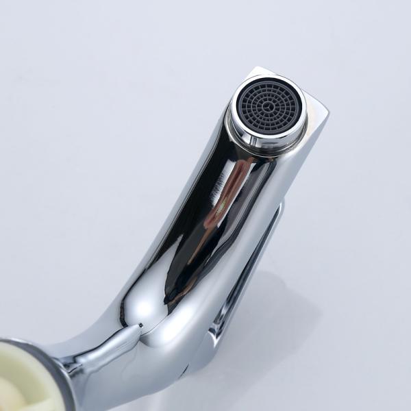 Краны таза холодной воды латунного стильного Bathroom одиночные в Chrome